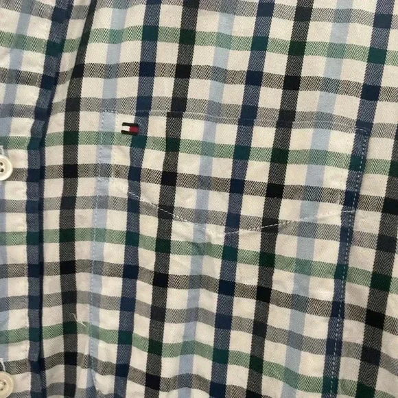 Tommy Hilfiger long sleeve button down shirt - Picture 2 of 5